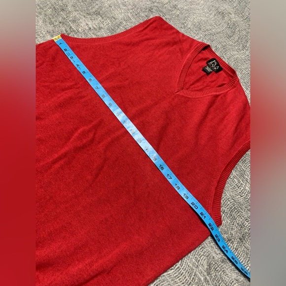 3/$20 JOS. A. BANK Signature Collection Red Sleeveless Sweater Vest Size Large - Picture 7 of 8